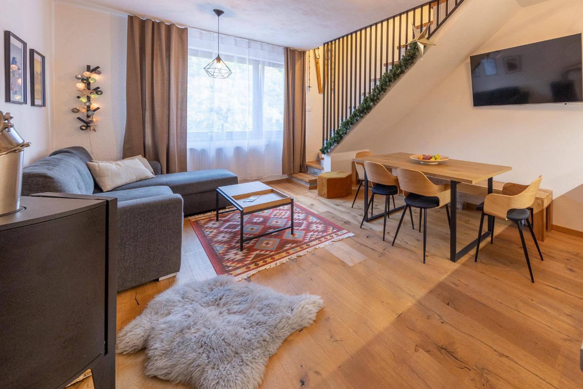 Apartman Juh Tale Buitenkant foto